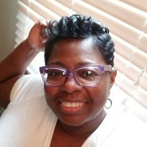 Meet your Posher, Cynthia